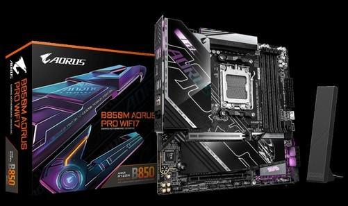 PCL秋季赛：专业电竞装备护航顶级赛事电子pg游戏技嘉AORUS助力2025(图9)